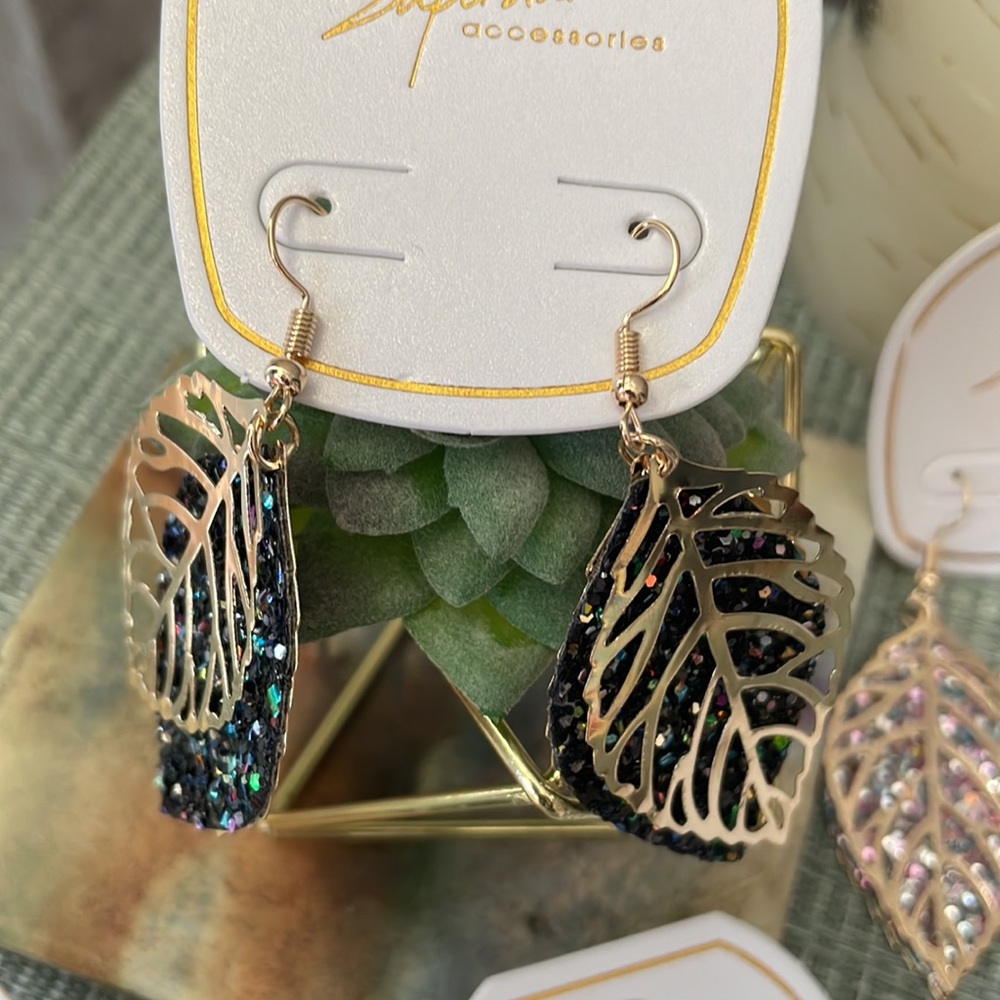#44 Sparkle Leaf Earrings - Picture 5 of 7